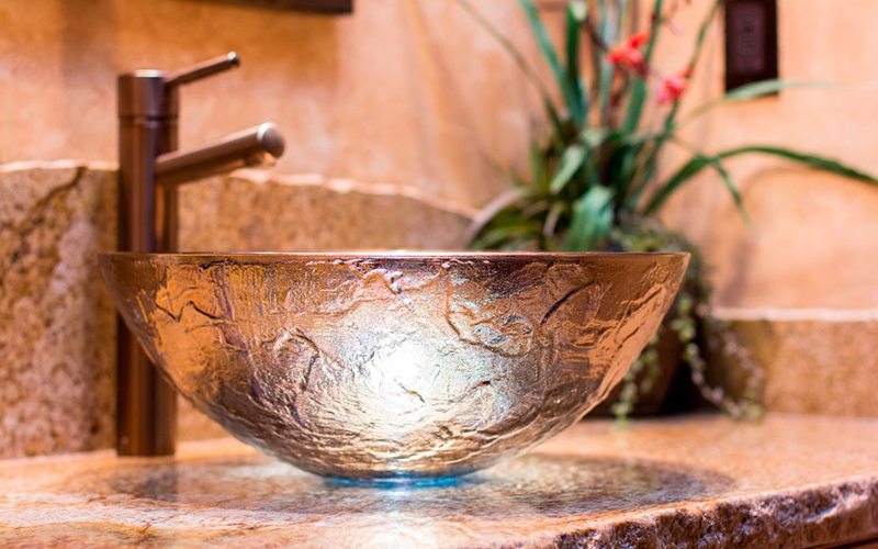 Стеклянная настольная раковина