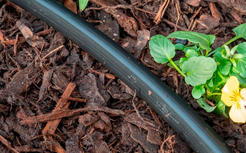 Труба из ПВД с характерным матовым блеском