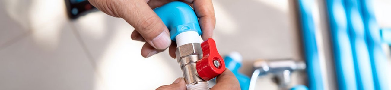 Устранения протечек: что делать при авариях с водопроводом Устранения протечек: что делать при авариях с водопроводом