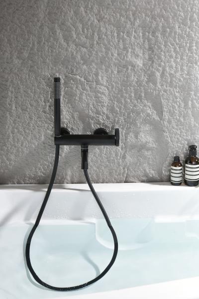 Смеситель однорычажный для ванны с душем из латуни Ganzer GZ19132-C черный