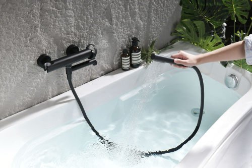 Смеситель однорычажный для ванны с душем из латуни Ganzer GZ19132-C черный