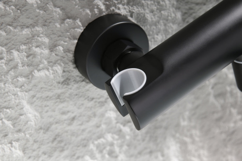 Смеситель однорычажный для ванны с душем из латуни Ganzer GZ19132-C черный