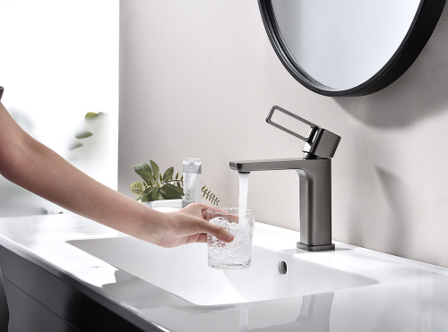 Смеситель однорычажный для раковины Ganzer из латуни GZ12111-Q графит