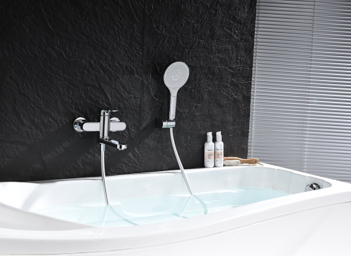 Смеситель для ванны и душа с коротким изливом Ganzer GZ06132 хром