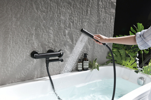 Смеситель однорычажный для ванны с душем из латуни Ganzer GZ19132-C черный