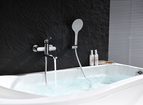 Смеситель для ванны и душа с коротким изливом Ganzer GZ06132 хром