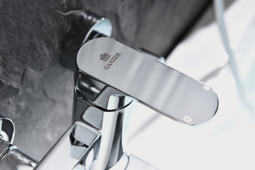 Смеситель для ванны и душа с коротким изливом Ganzer GZ06132 хром